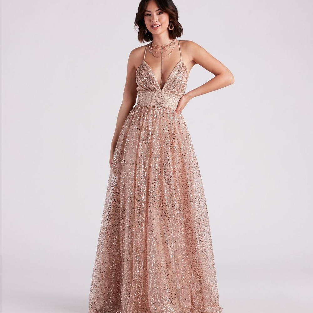 WINDSOR GOLD Size M Straight Gown Stacy Glitter Sequin Tulle Ball Gown.